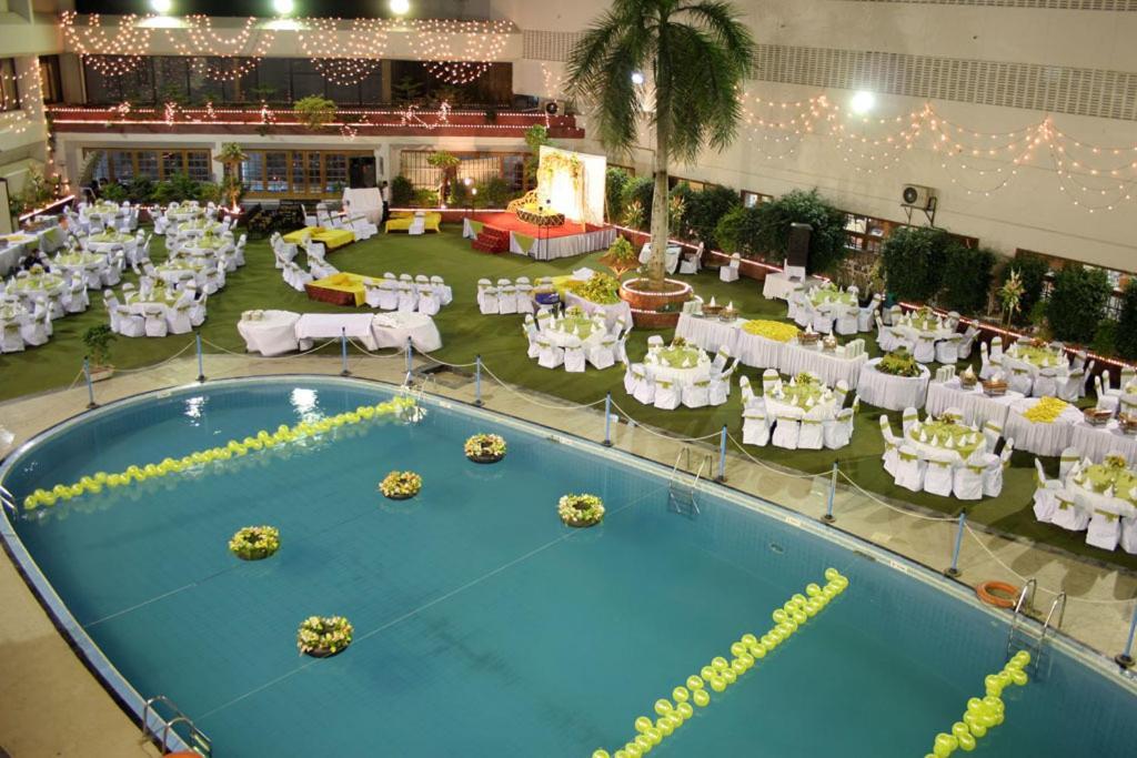 Regent Plaza Hotel & Convention Center Карачи Екстериор снимка